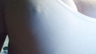 QUANDO FA CALDO ESCO SENZA REGGISENO