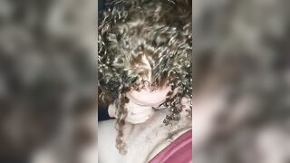 Anteprima del video: Porcellina bravissima a succhiare la minchi