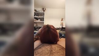 Rossa tettona che fa pompini magnifici