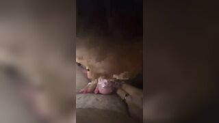 Moglie di Bari spompina il cazzo moscio del marito