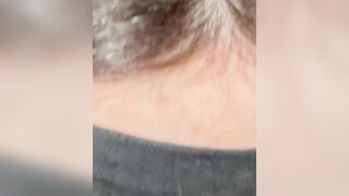 Anteprima del video: Succhio mentre si sega sulla faccia