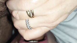 Moglie vorace di uccello lo succhia in POV