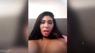 Bel cazzone enorme per una mamma tettona romama