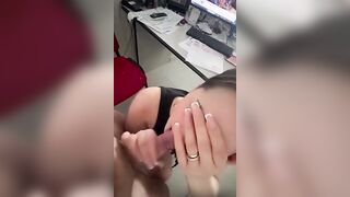 Metto le corna a mia moglie in ufficio con la nuova segretaria