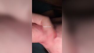 L'altra notte con la mia puttanella ci siamo divertitti in auto