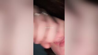 L'altra notte con la mia puttanella ci siamo divertitti in auto