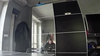 Anteprima del video: Una segretaria disposta a tutto per lavorare