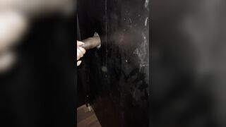 la mia succhia cazzi neri2 al glory hole