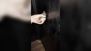 la mia succhia cazzi neri2 al glory hole