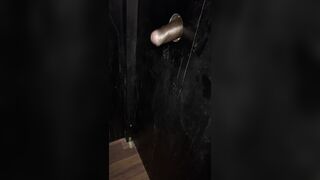 la mia succhia cazzi neri2 al glory hole