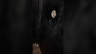 la mia succhia cazzi neri2 al glory hole