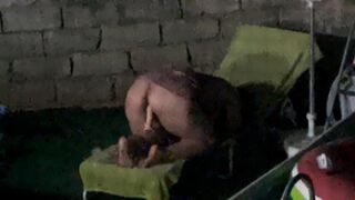 Vicina di casa si masturba