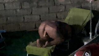 Vicina di casa si masturba