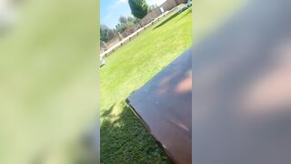 All'agriturismo lei non voleva pranzare ma voleva succhiare