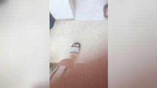 All'agriturismo lei non voleva pranzare ma voleva succhiare