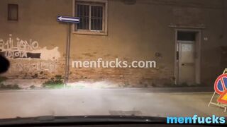 Anteprima del video: Italiano all'esteroi fa salire una zoccola i nauto e ci da dentro di brutto