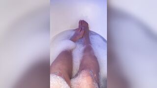 19 enne troia esce culo e tette in rete