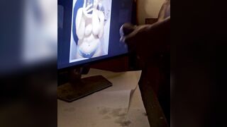 Faccio sborrare un nero su una mia foto