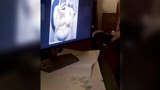 Faccio sborrare un nero su una mia foto