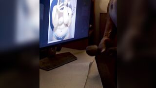 Faccio sborrare un nero su una mia foto