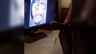 Faccio sborrare un nero su una mia foto