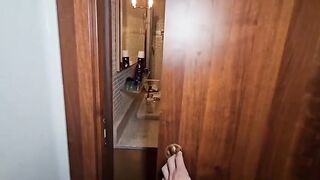 Anteprima del video: COppia italiana paga trans latina per fare orgia