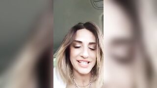 Trombata nell'auto dall'amico maiale