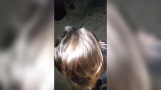 Ragazza della disco mi spompina fuoriu dal locale alle 4 di notte