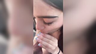 Mi fa un pompino in riva al mare