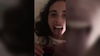 Fidaznata diciottenne pompinara fa la sgualdrina col boy