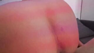 Adoro scopare la mia vacca che ce l'ha bella umida sempre