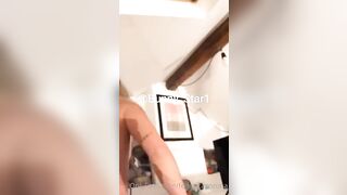 Biondina italiana lo prende a pecorina