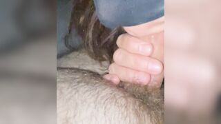 Mia moglie mi spompina succhiando fino a farmi sborrare