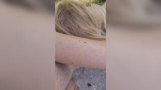 Scopa in giardino con lei che squirta