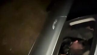 Anteprima del video: Porto la moglie al parcheggio dei guardoni e la offro al primo che capita