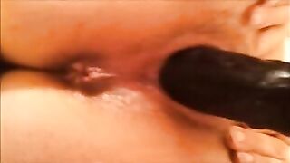 Anteprima del video: eccola come squirta la cagna