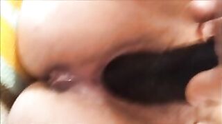 eccola come squirta la cagna