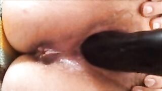 eccola come squirta la cagna