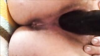 eccola come squirta la cagna