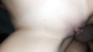 Moglie porca scopata alla pecorina in auto