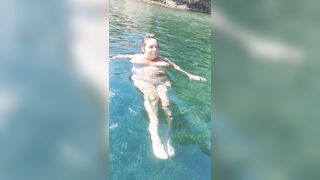 In acque trasparentissime