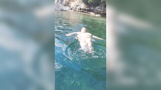 In acque trasparentissime