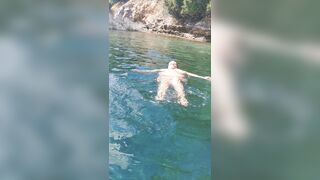 In acque trasparentissime