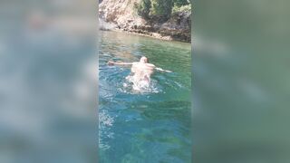 In acque trasparentissime