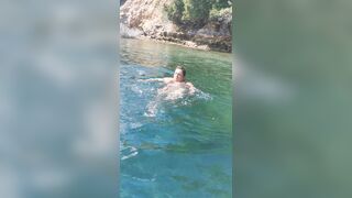 In acque trasparentissime