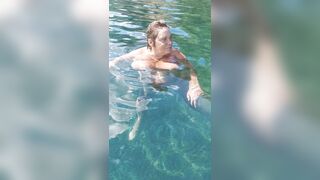 In acque trasparentissime