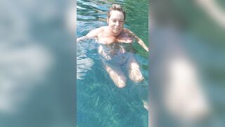 Anteprima del video: In acque trasparentissime