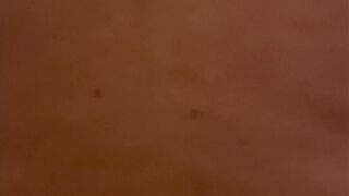 Vale le schiaffeggia il culo e se la scopa