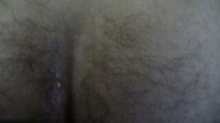 lei gioca con lo strap on