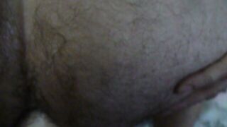 lei gioca con lo strap on